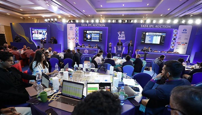 IPL Auction 2022: यूपी के 12 खिलाड़ी को आईपीएल 2022 मिली जगह, 5 खिलाड़ियों को मिले करोड़ों रूपये